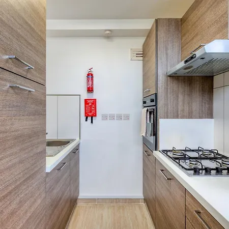 Appartement 1br Penthouse With Prvt Balcony In St Julians By 360 Estates *